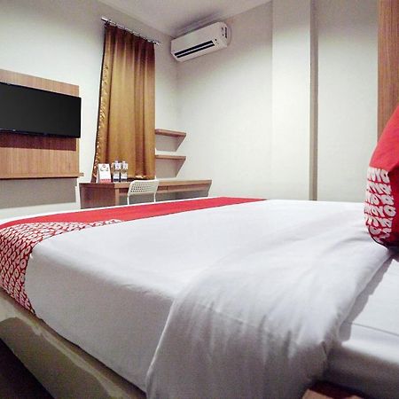 Oyo 415 The Kartini 8 Residence Jakarta Kültér fotó