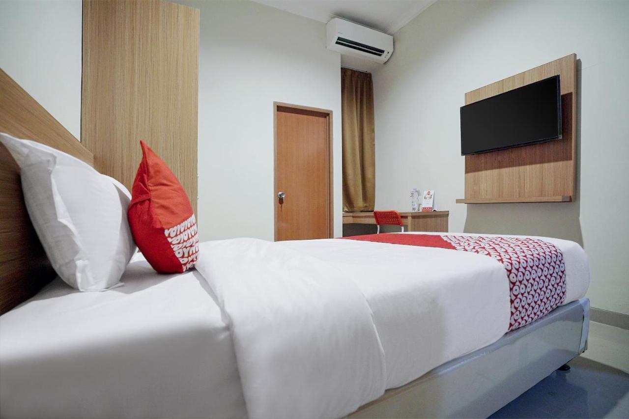 Oyo 415 The Kartini 8 Residence Jakarta Kültér fotó