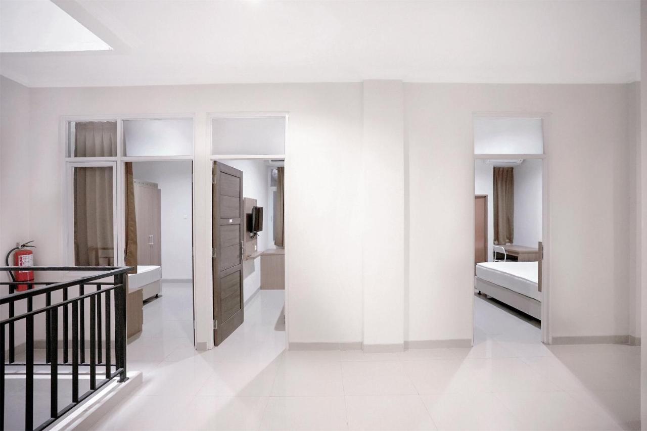 Oyo 415 The Kartini 8 Residence Jakarta Kültér fotó