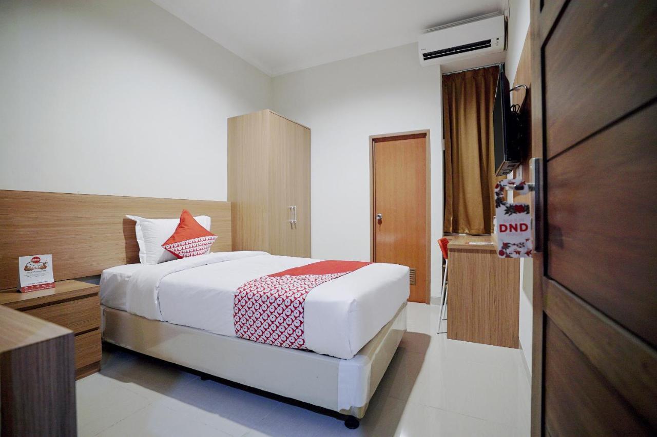 Oyo 415 The Kartini 8 Residence Jakarta Kültér fotó