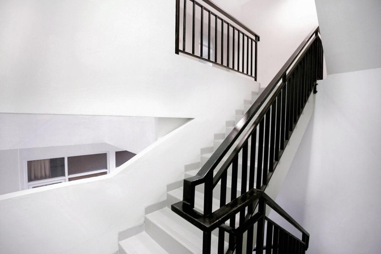 Oyo 415 The Kartini 8 Residence Jakarta Kültér fotó
