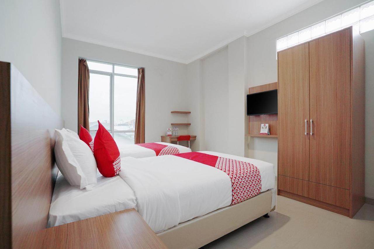 Oyo 415 The Kartini 8 Residence Jakarta Kültér fotó
