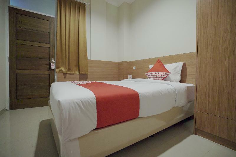 Oyo 415 The Kartini 8 Residence Jakarta Kültér fotó