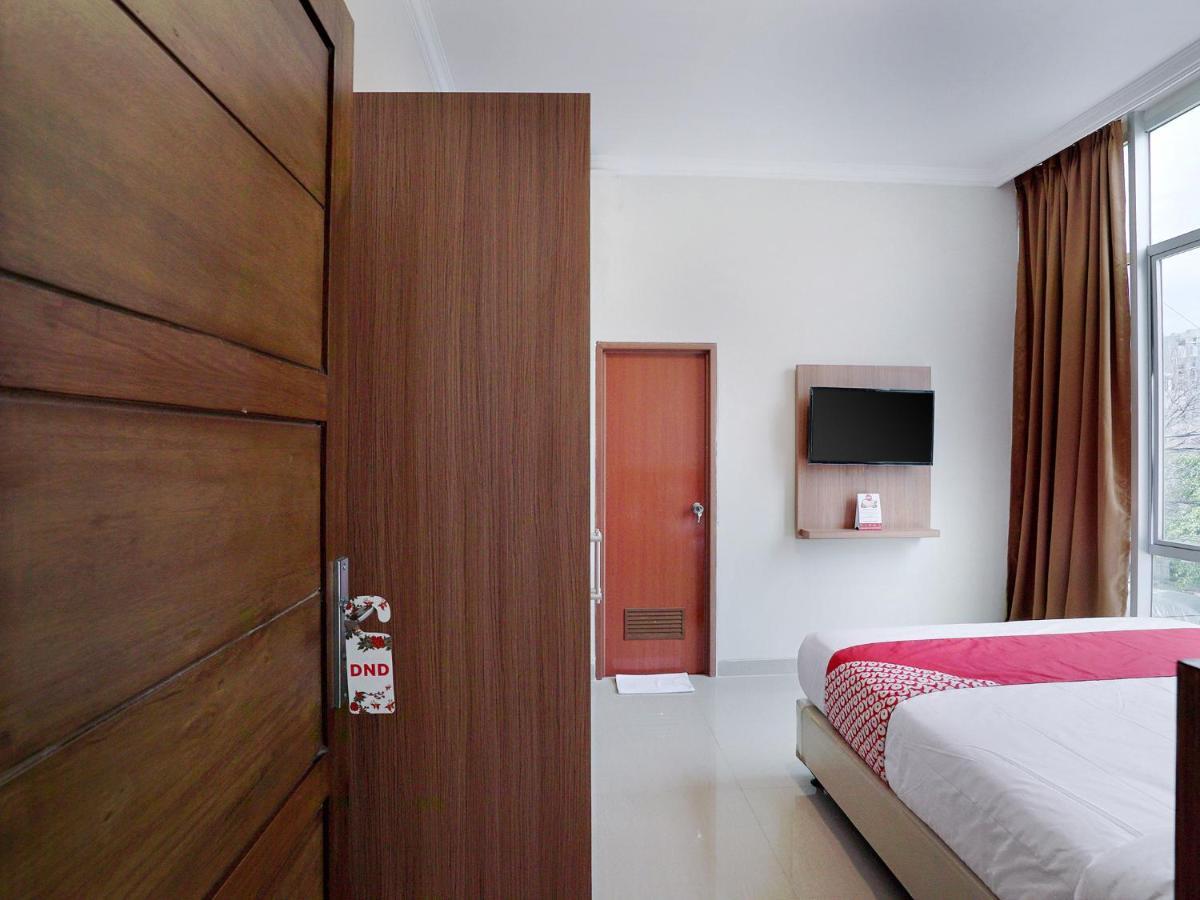 Oyo 415 The Kartini 8 Residence Jakarta Kültér fotó