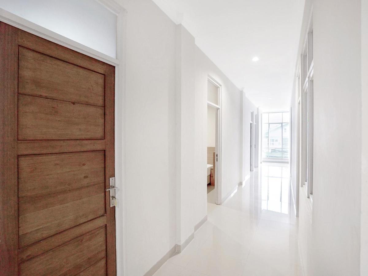 Oyo 415 The Kartini 8 Residence Jakarta Kültér fotó