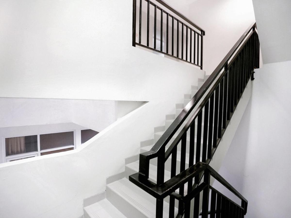 Oyo 415 The Kartini 8 Residence Jakarta Kültér fotó