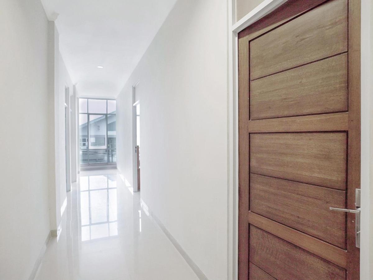 Oyo 415 The Kartini 8 Residence Jakarta Kültér fotó