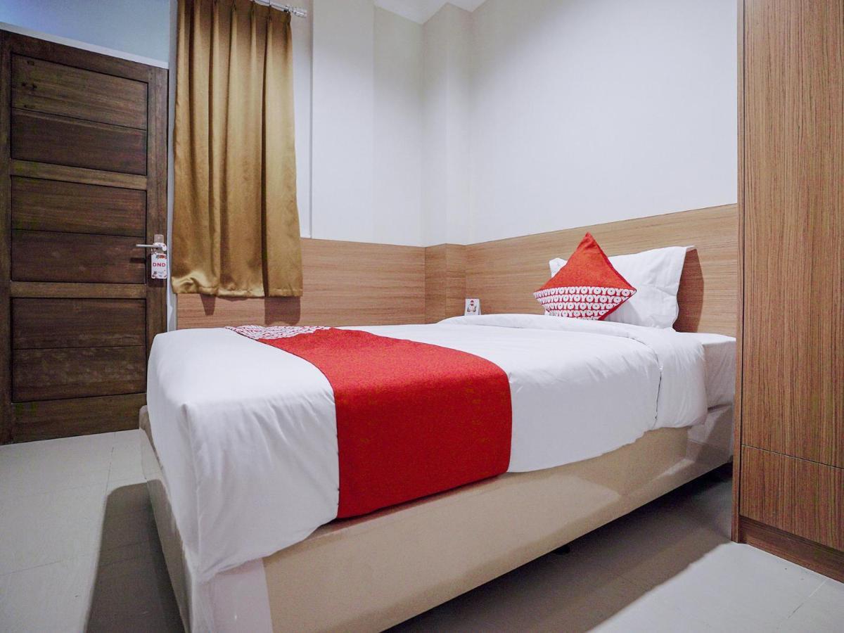 Oyo 415 The Kartini 8 Residence Jakarta Kültér fotó
